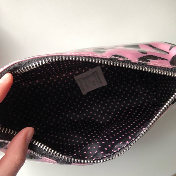 NEW! Victoria Secret Cosmetic Bag - Picture 3 of 6